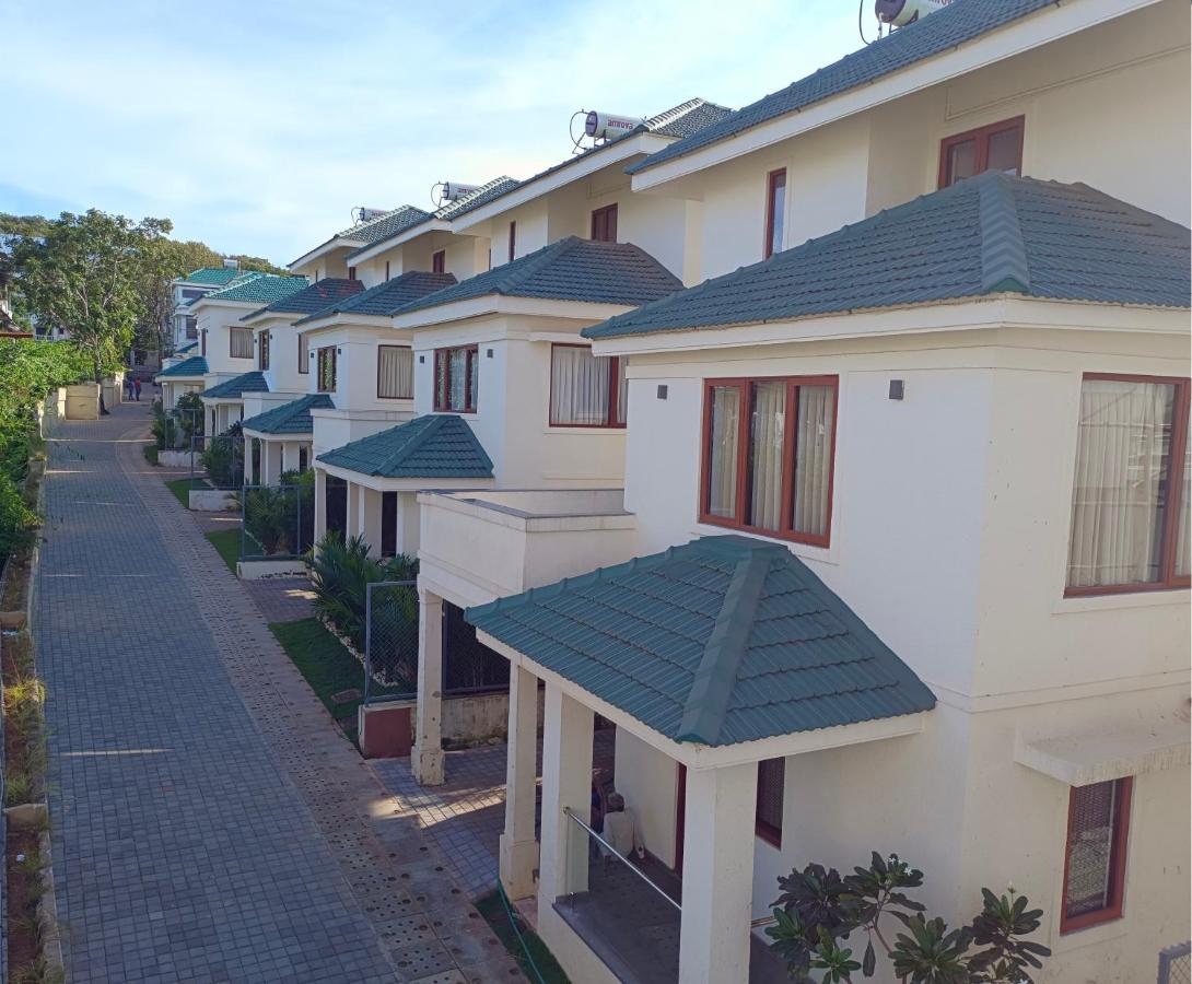 Ayan Villas With Private Pool Siolim Exterior foto